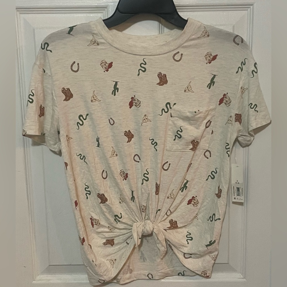 NWT No Boundaries Western Cowboy Graphic Pocket Tee Size Small 3-5 Juniors